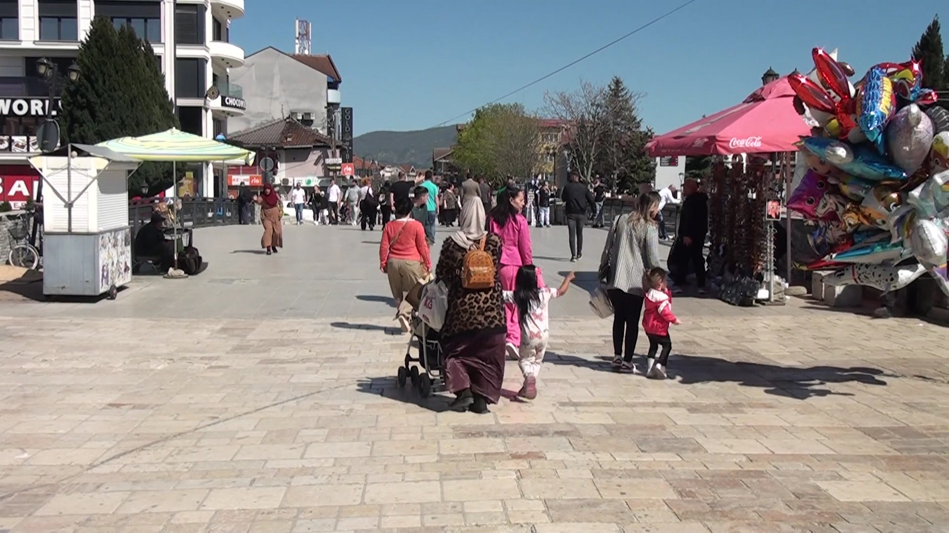 Fundjava e zgjatur e festave sjell shumë turistë në Liqenin e Ohrit