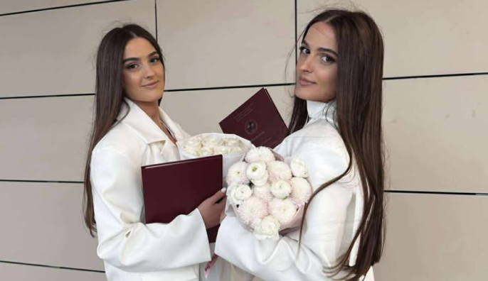 Dy motra binjake nga Ferizaji  Bleona dhe Blearta Ukshini diplomojnë me sukses në Mjekësi