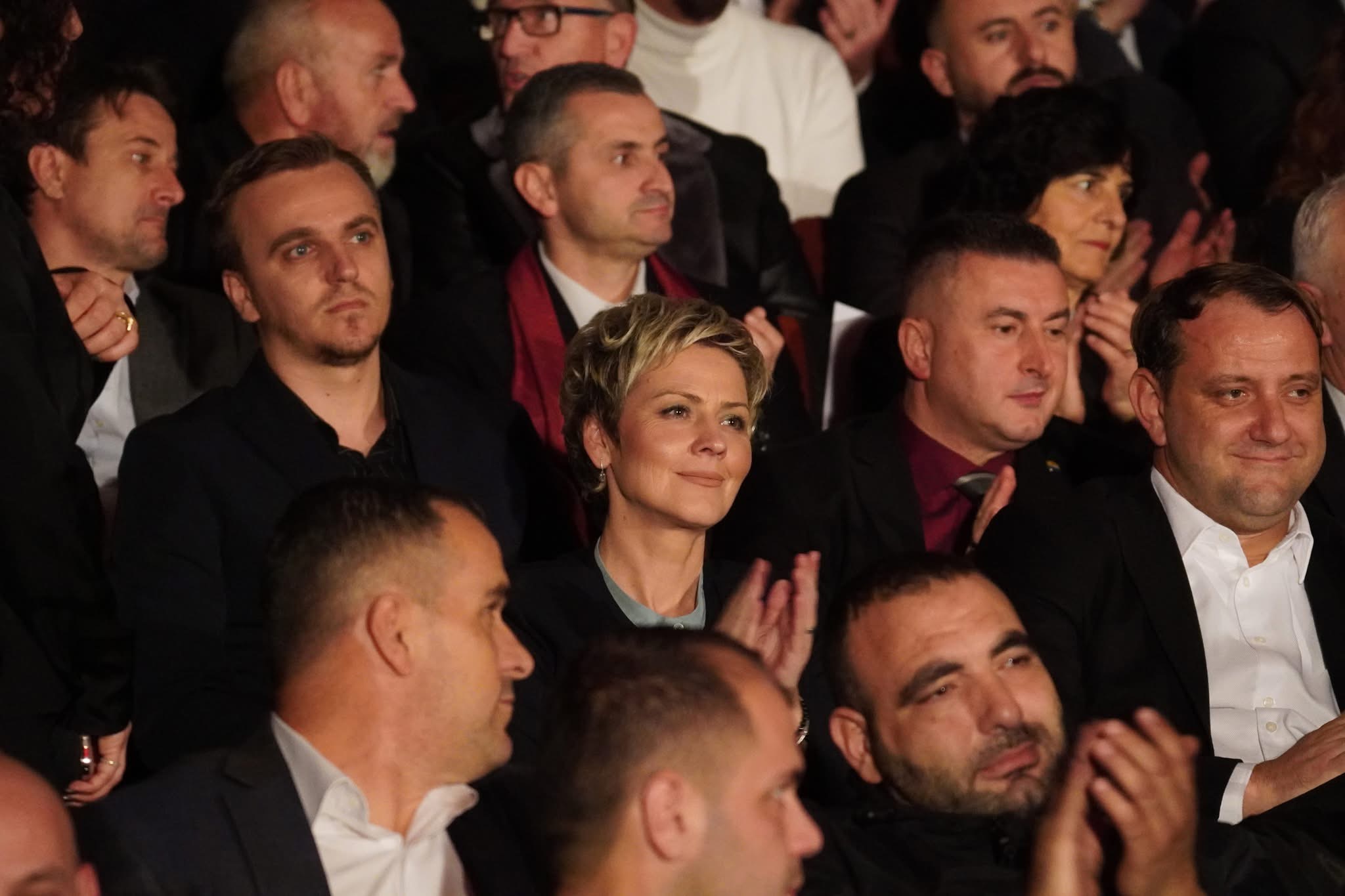 Kryetarja e Preshevës  bashkë me Kurtin dhe VLEN in  Sot në Manastir ndihej fryma e rilindasve 