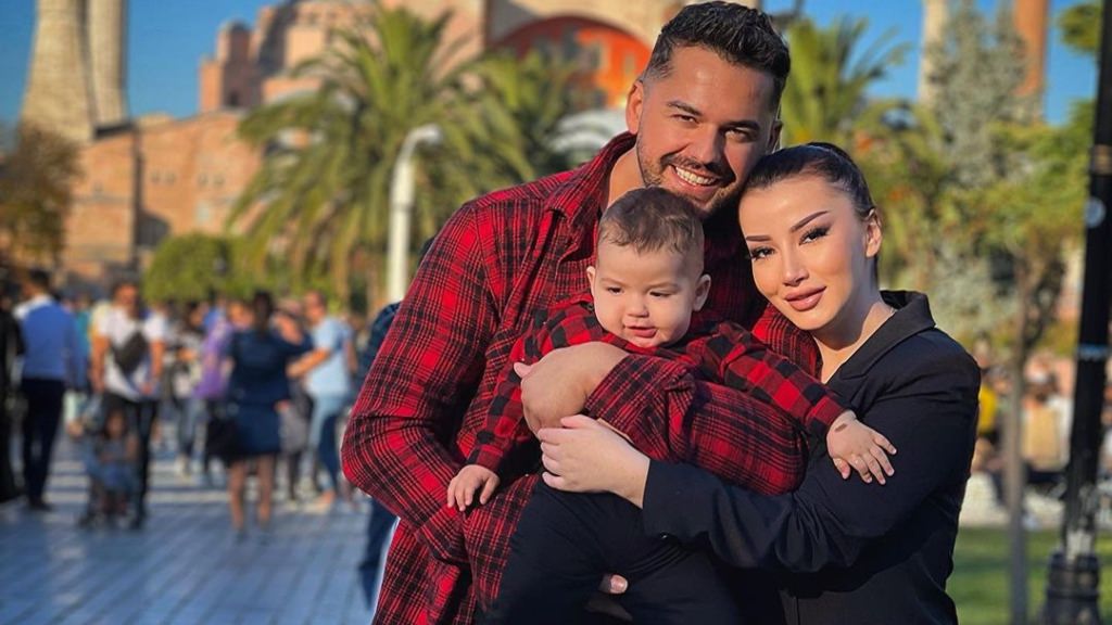  S prite ta dëgjoje Roelin të të thërriste  babi   pse na le vetëm o jetë  