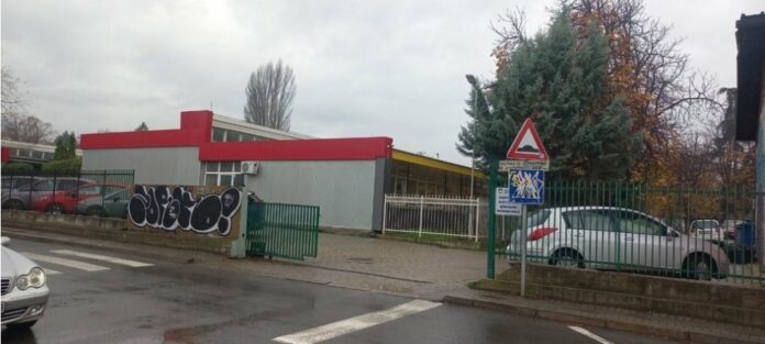 Djali i kryeministrit Mickoski ndër fëmijët e helmuar më rëndë në shkollën  Dimo Haxhi Dimov 