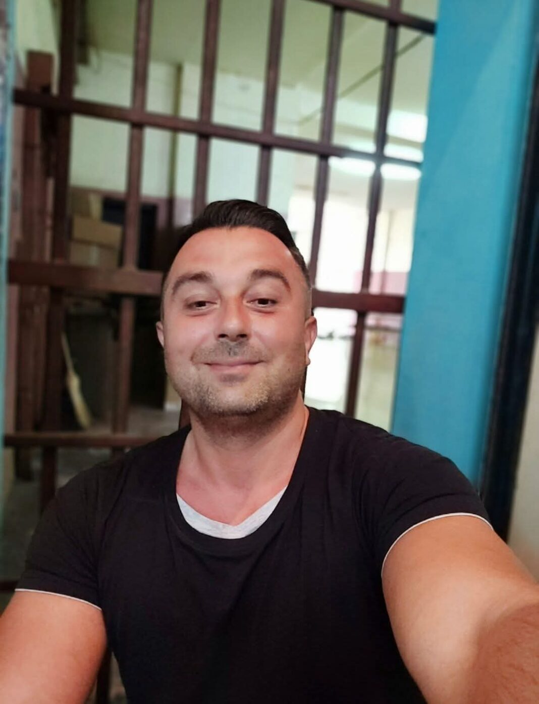 Islami  Më vjen mirë që kryeministri kritikon Kacarskën   le të rishikohet edhe rasti im