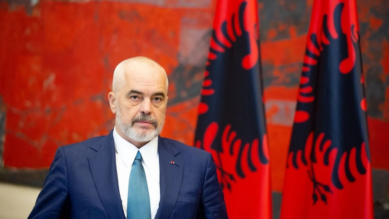 Rama uron qytetarët  Gëzuar Ditën e Pavarësisë