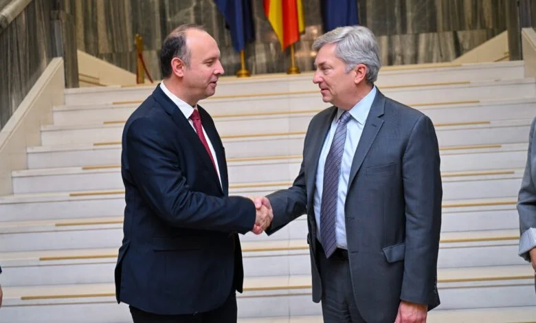 Afrim Gashi takon drejtorin e NDI së për Europë dhe Euroazi  Scott Bates