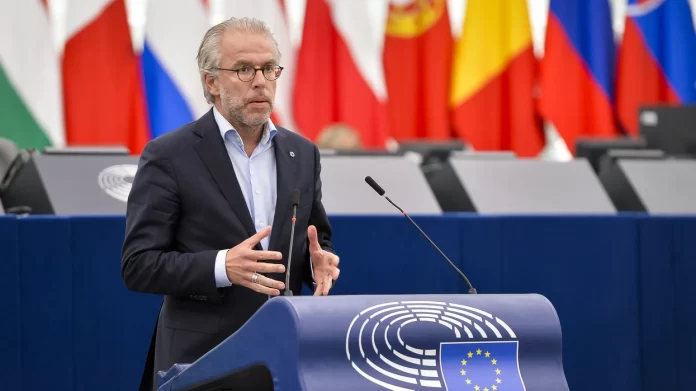 Reuten i ashpër ndaj BE së  Hiqni menjëherë masat ndaj Kosovës dhe procesoni aplikimin për anëtarësim