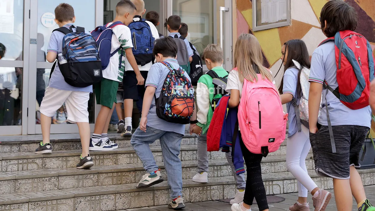 MASH publikon listat e fituesve të bursave për nxënës