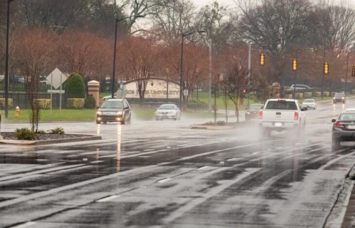 Rrugë të lagështa në gjithë vendin  LAMM  Në kufi nuk ka pritje