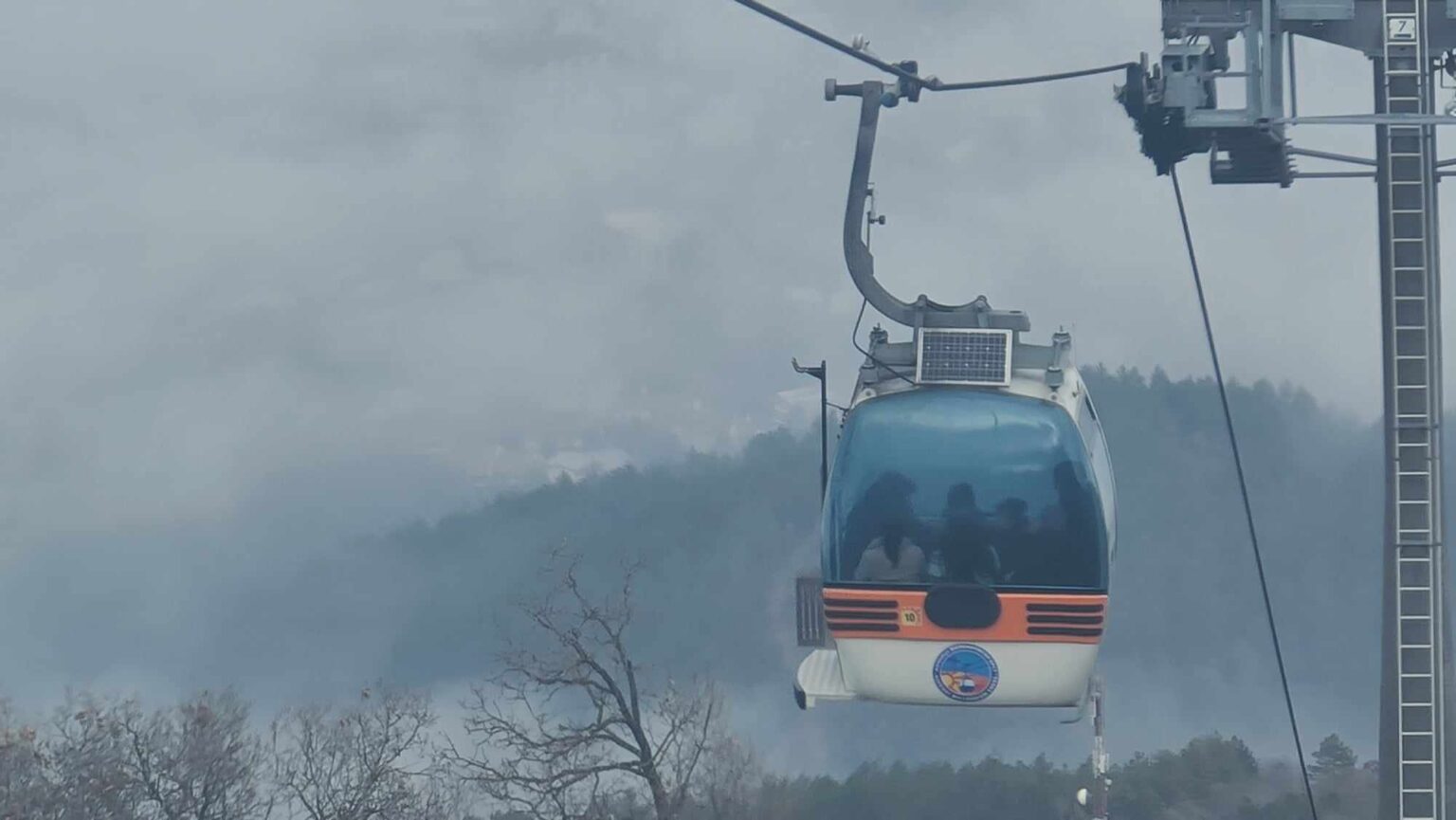 Teleferiku në Vodno jashtë funksionit për shkak të motit të keq