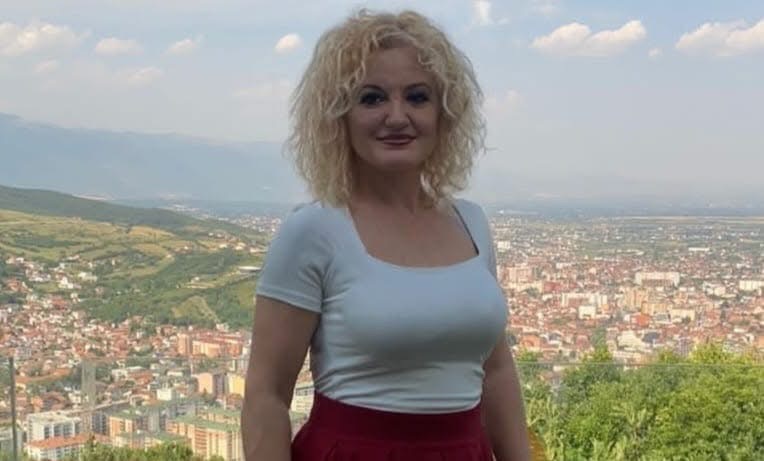 Manushaqe Hoxha Laçi  Mësuesi është drita që ndriçon zemrat dhe mendjet