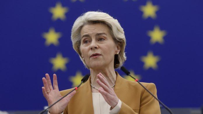 Ursula von der Leyen  Përparim i mirë në bisedimet e paqes për Ukrainën  nevojiten garanci të forta sigurie