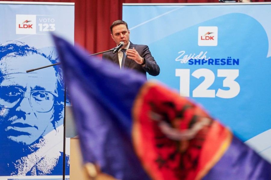 Abdixhiku mërgatës  Më 28 dhjetor ejani në Kosovë dhe shpëtojeni vendin