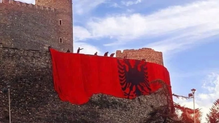  Shvercerat  mbështesin protestën e 13 dhjetorit në Shkup  Lufta e UÇK së ishte betejë për liri