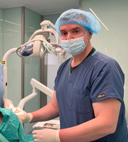 Kumanova fiton një specialist të ri  Dr  Ridvan Xhemaili përfundon specializimin në Kirurgji Orale dhe Implantologji