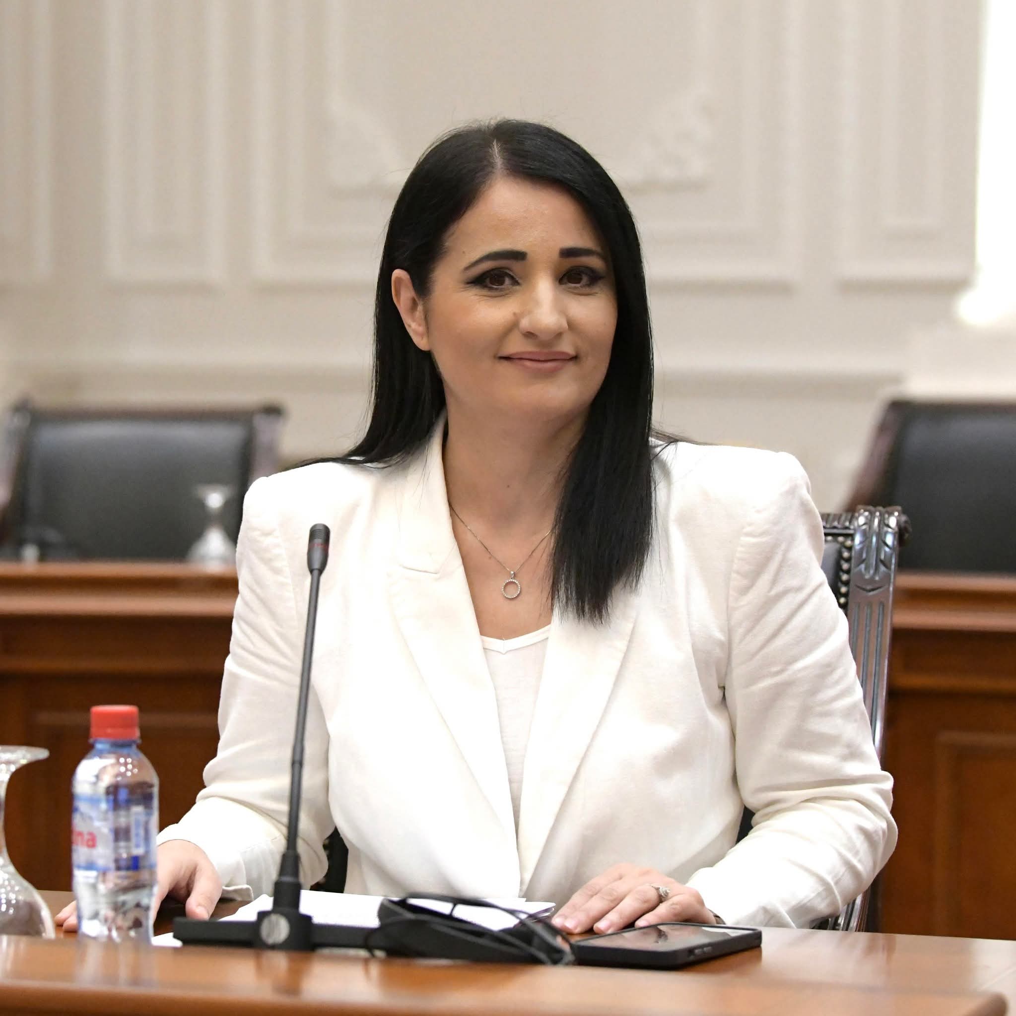 Zëdhënësja e Qeverisë Venera Azizi  Ligji për përfaqësim të drejtë dhe adekuat  reformë historike që i jep përgjigje një çështjeje të hapur prej më shumë se dy dekadash