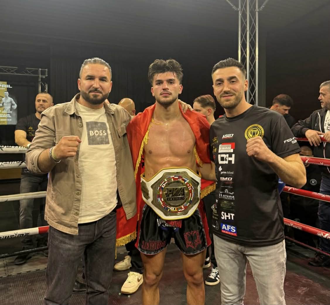 Djaloshi nga Kumanova shpallet Kampion Europe me flamur shqiptar mbi supe   dërmoi  serbin në finale