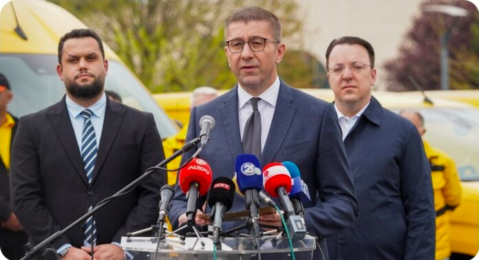 Mickoski  Qeveria dhuron 100 vetura të reja për Postat e Maqedonisë  vlera 2 milionë euro