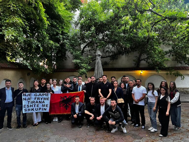 Meidani  Kërkesa për dinjitet dhe të drejta gjuhësore nuk duhet të shihet si kërcënim