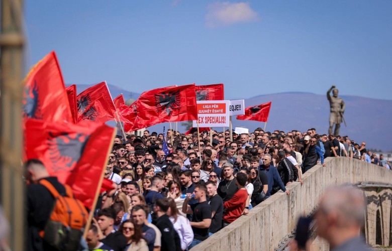 VLEN  Pas pankartave studentore fshihet dora e BDI së