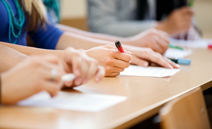Nis matura shtetërore  mbi 14 500 nxënës sot në testim