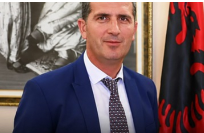 Gjendet i pajetë në lum ish drejtuesi i Gardës së Republikës