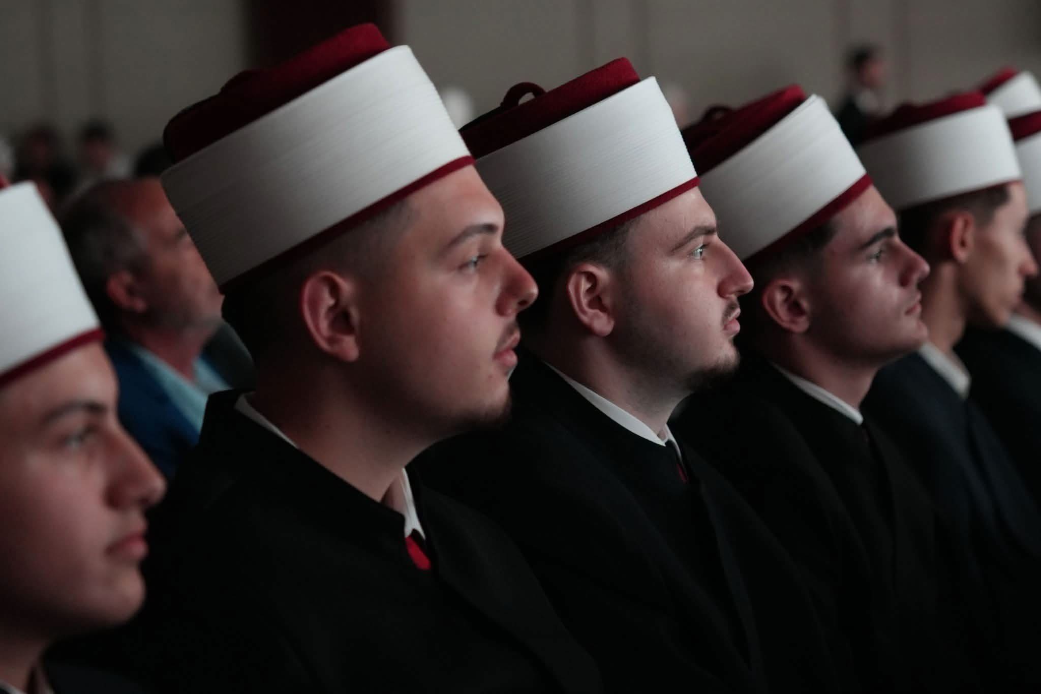 Hafizlerët e Shkupit e zbukuruan manifestimin e Hixhretit