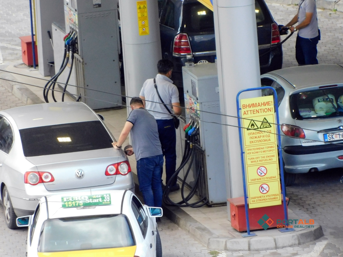 Qeveria e Maqedonisë miratoi vendim për uljen e akcizës së benzinës dhe dizelit