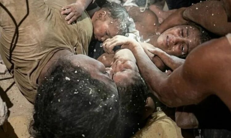 Mrekulli nën rrënoja në Venezuelë  Nëna dhe tre fëmijët dalin të gjallë pas 11 ditësh