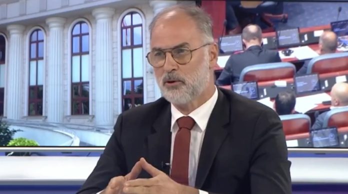 Stoillkoviqit nuk i erdhi mirë pyetja mbi shqiptarët  reagon vetëm për serbët 
