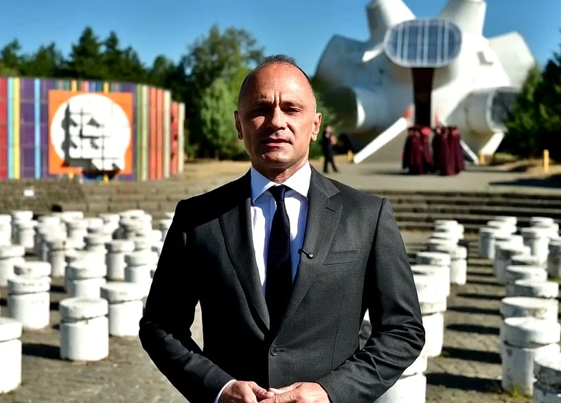 Filipçe  Respekti për Ilindenin tregohet duke ndërtuar të ardhme më të mirë e jo duke bllokuar