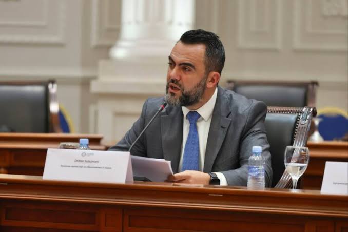 Zv ministri Sulejmani  Zgjidhet problemi  paralelja shqipe në  Penko  nuk do të mbyllet 