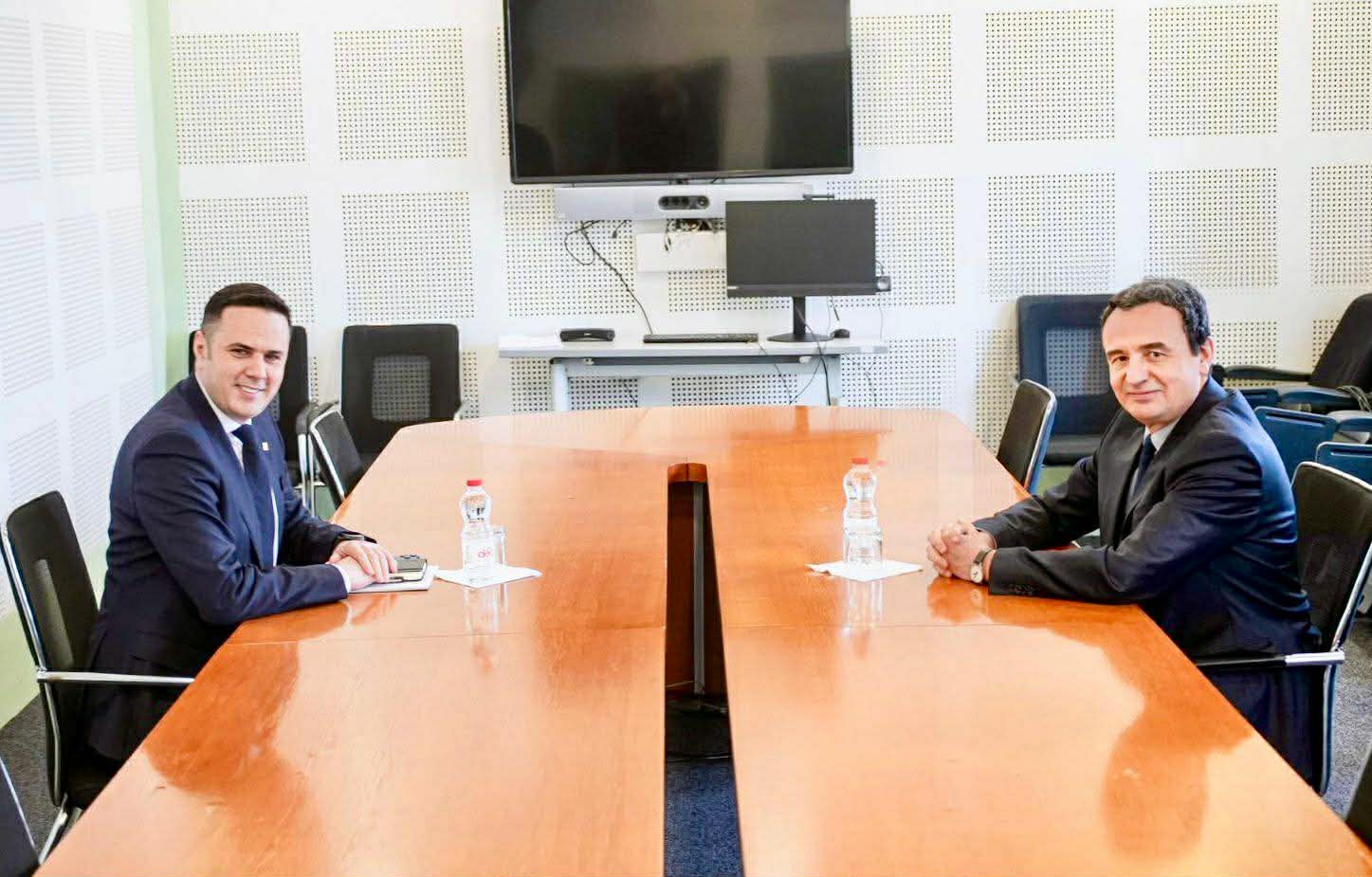 Përplasje në LDK  6 deputetë kundër marrëveshjes me Kurtin