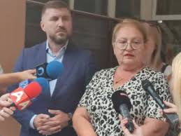 Jankovska  Në ditët e nxehta shkollat duhet të respektojnë protokollet  orët shkurtohen vetëm në fazën e verdhë