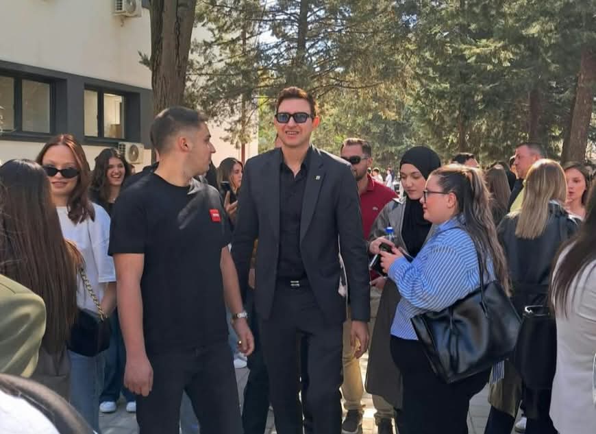 Ambasadori Meidani studentëve të UNT së  Një e drejtë ka vlerë vetëm kur mund të ushtrohet e plotë